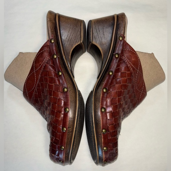 Bass Women's Size 8M Brown Handwoven Leather Slip On Clogs. 2 3/4" Heel Height. - Picture 3 of 7